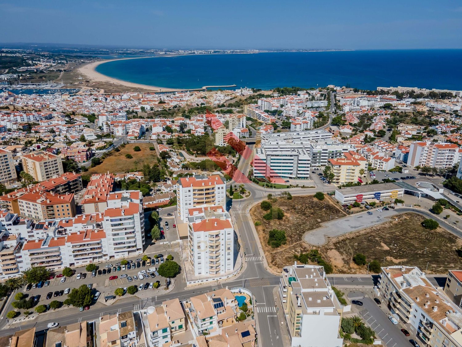 Moradia T3, a curta distância a pé da Praia de Porto de Mós, Lagos