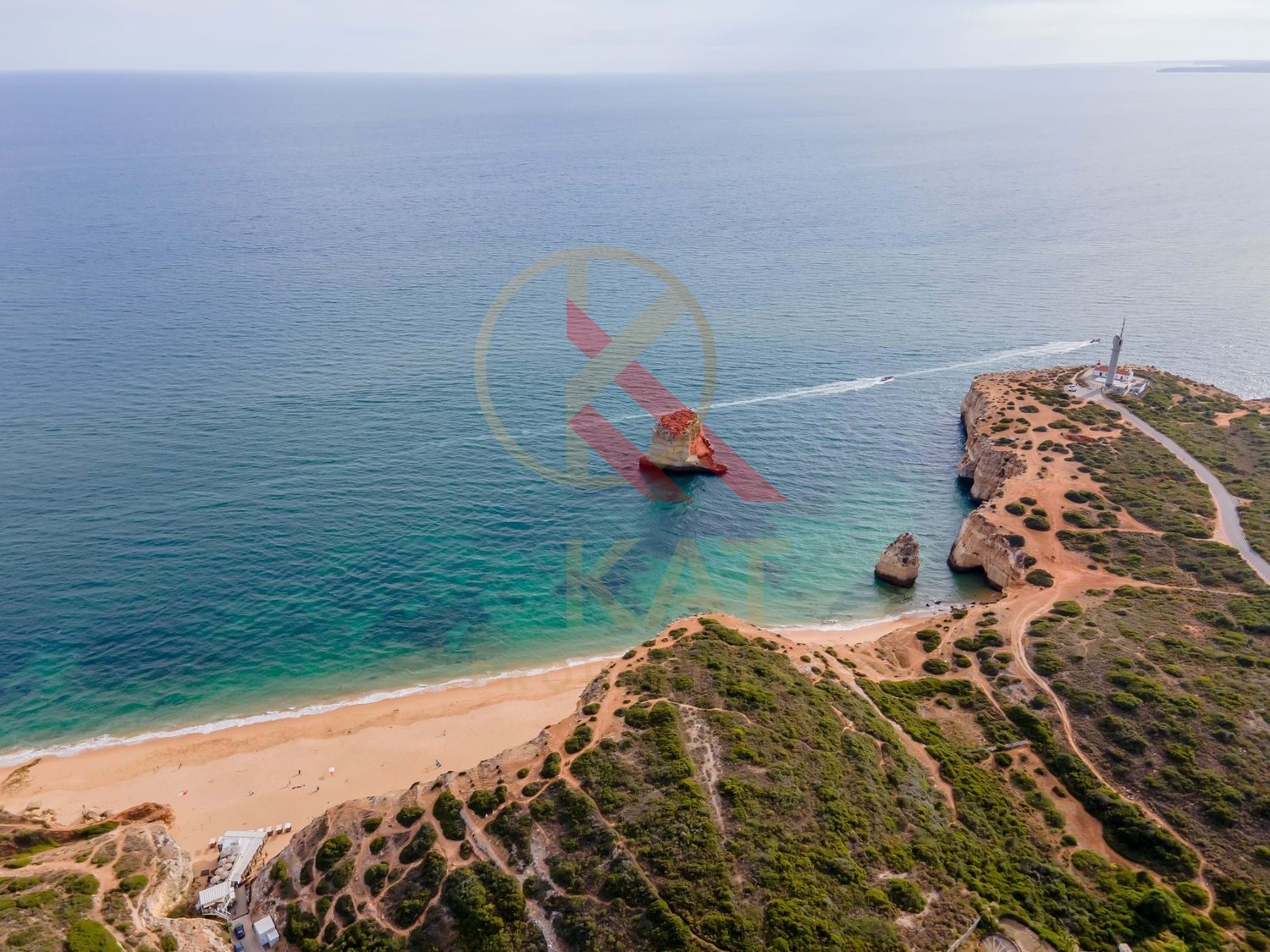 Terreno, com Projeto Aprovado para Hotel Rural, a 850 m da Praia dos Caneiros, Ferragudo