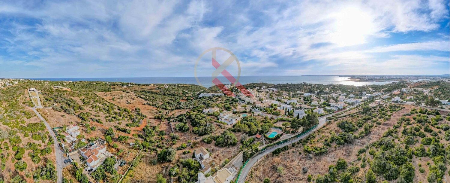 Terreno, com Projeto Aprovado para Hotel Rural, a 850 m da Praia dos Caneiros, Ferragudo