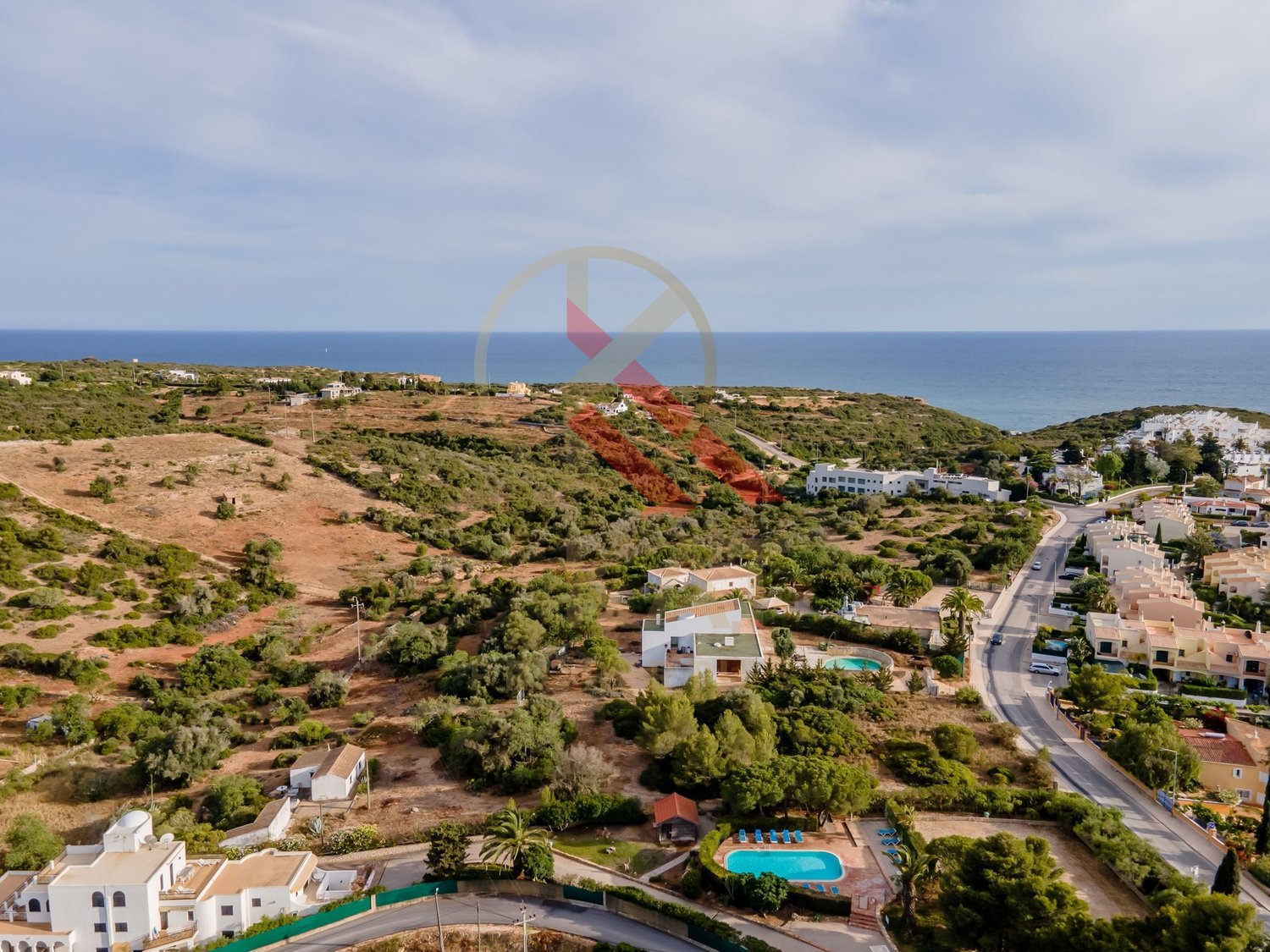 Terreno, com Projeto Aprovado para Hotel Rural, a 850 m da Praia dos Caneiros, Ferragudo