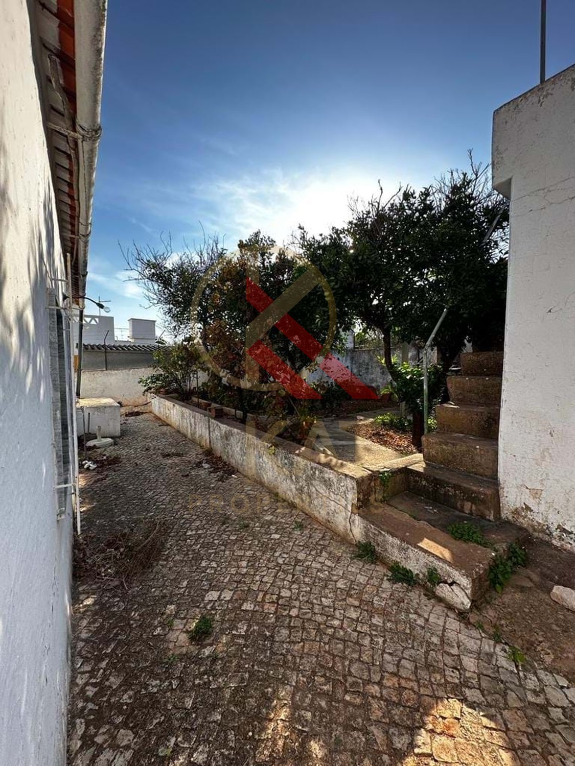 Casa térrea com terreno em Silves