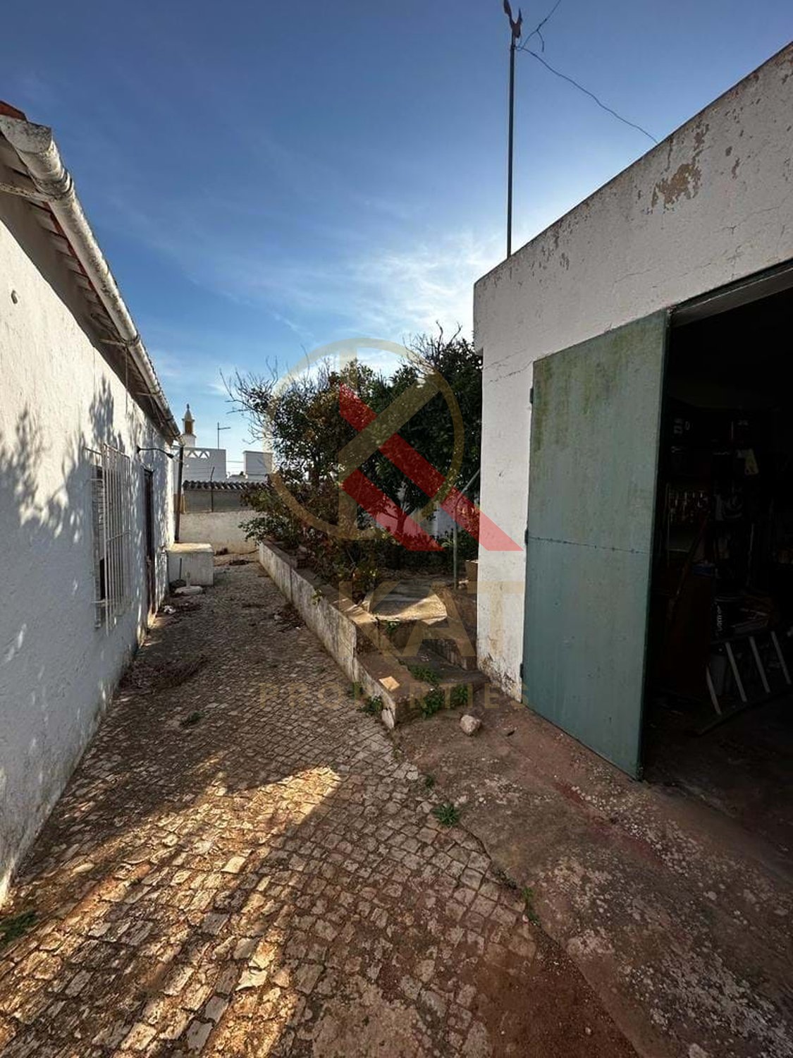 Casa térrea com terreno em Silves