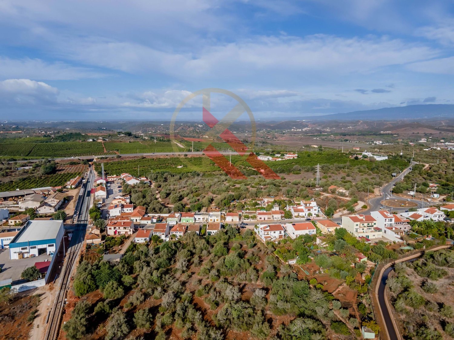 Casa térrea com terreno em Silves