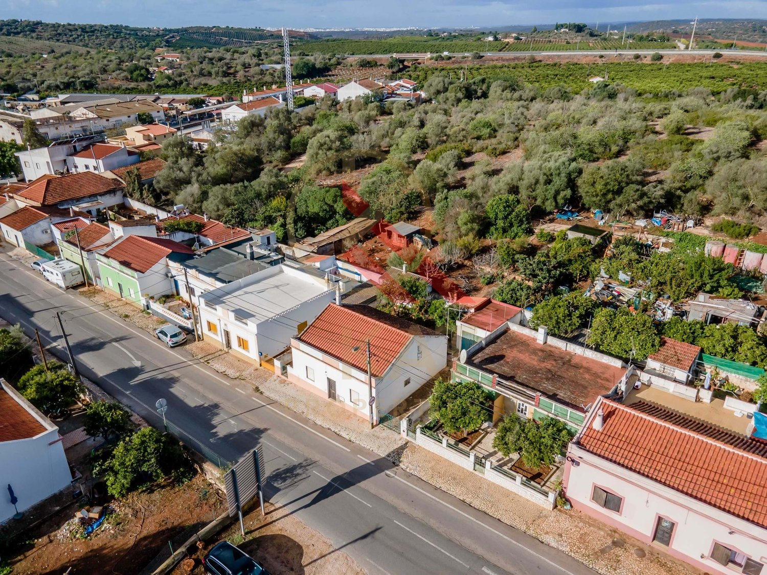 Casa térrea com terreno em Silves