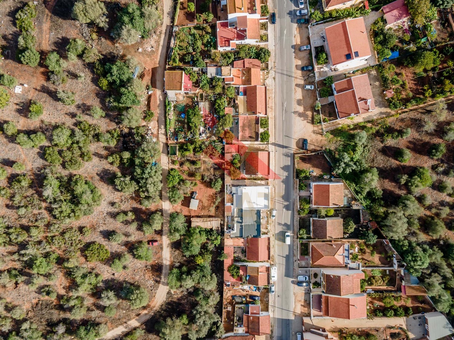 Casa térrea com terreno em Silves