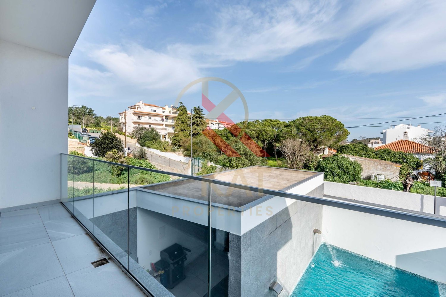 Moradia Contemporânea T4 com Piscina e Garagem, Centro de Ferragudo