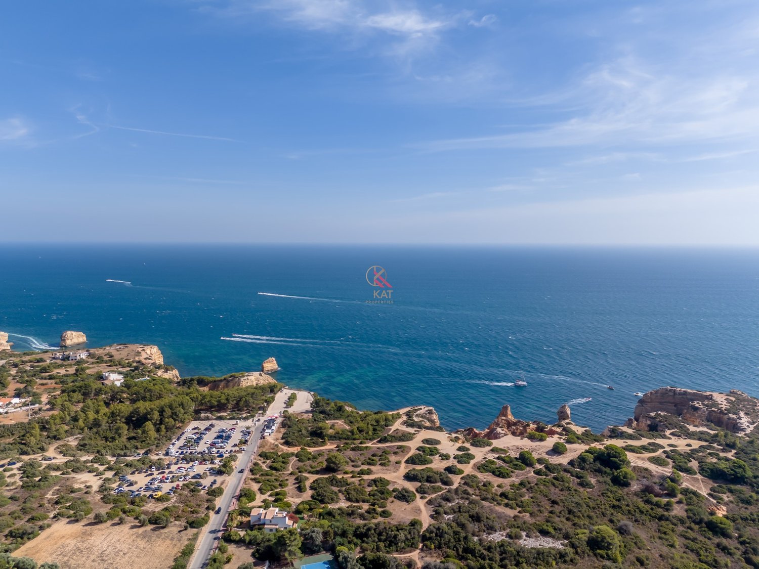 Commercial restaurant space near the beach