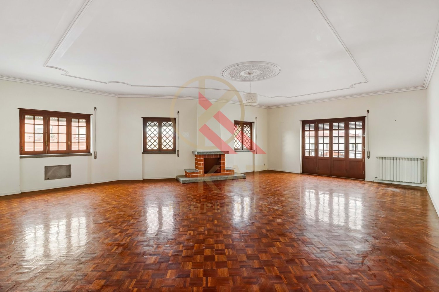 Oportunidade Imperdível! Moradia T6, Torres Vedras – Perfeita para investimento ou Moradia Bifamiliar