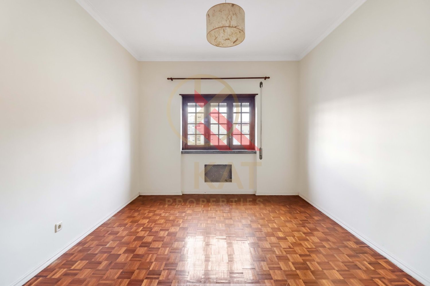 Oportunidade Imperdível! Moradia T6, Torres Vedras – Perfeita para investimento ou Moradia Bifamiliar