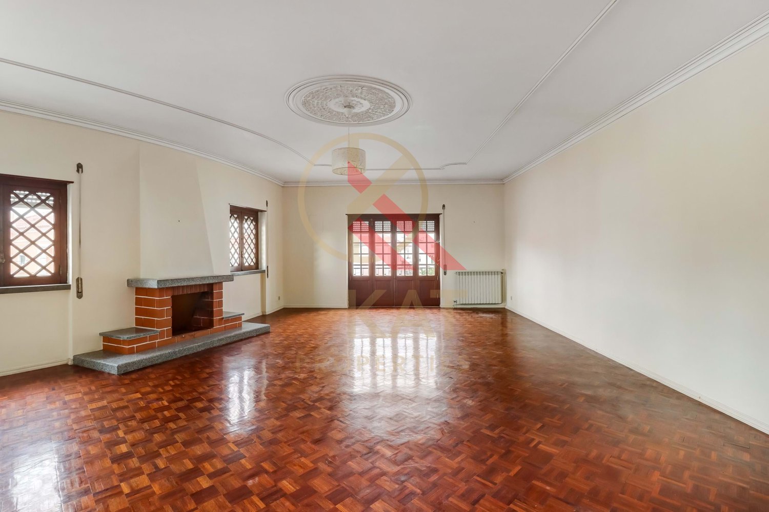 Oportunidade Imperdível! Moradia T6, Torres Vedras – Perfeita para investimento ou Moradia Bifamiliar