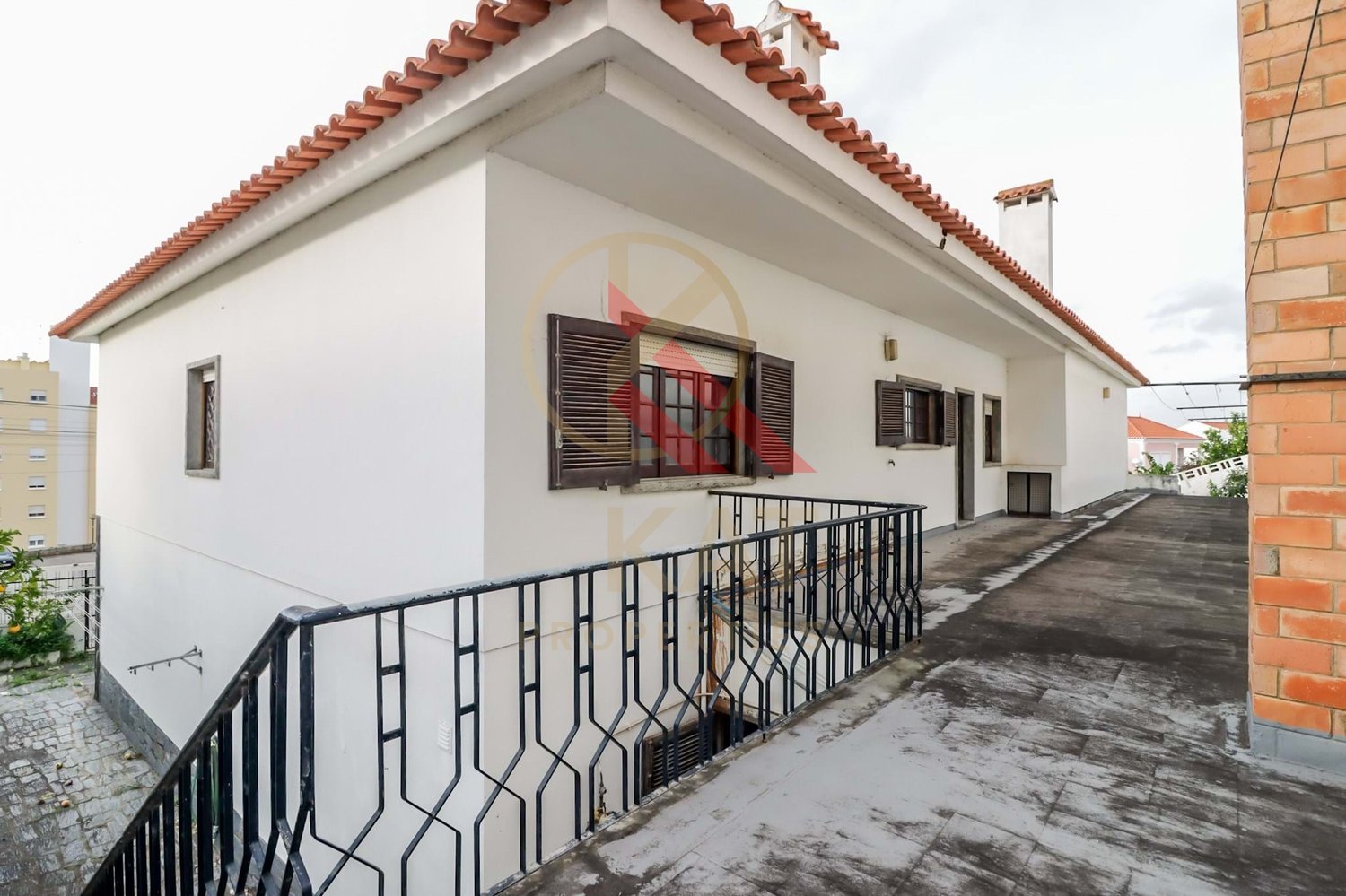 Oportunidade Imperdível! Moradia T6, Torres Vedras – Perfeita para investimento ou Moradia Bifamiliar