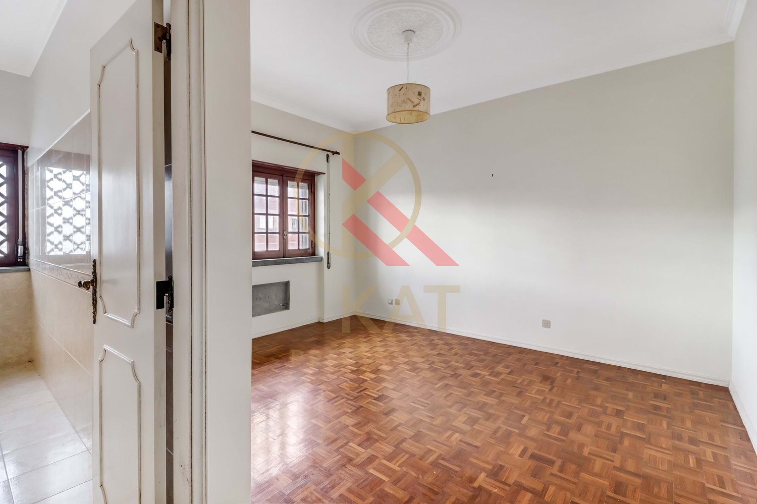 Oportunidade Imperdível! Moradia T6, Torres Vedras – Perfeita para investimento ou Moradia Bifamiliar