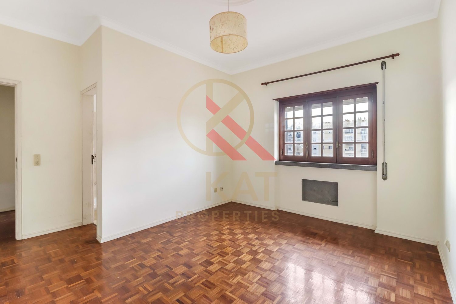 Oportunidade Imperdível! Moradia T6, Torres Vedras – Perfeita para investimento ou Moradia Bifamiliar