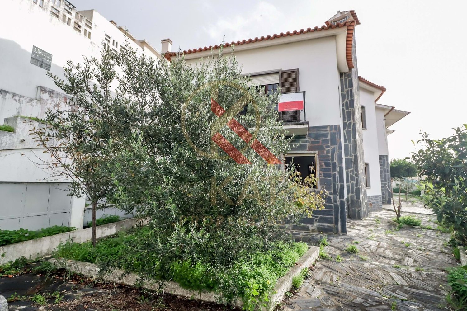 Oportunidade Imperdível! Moradia T6, Torres Vedras – Perfeita para investimento ou Moradia Bifamiliar