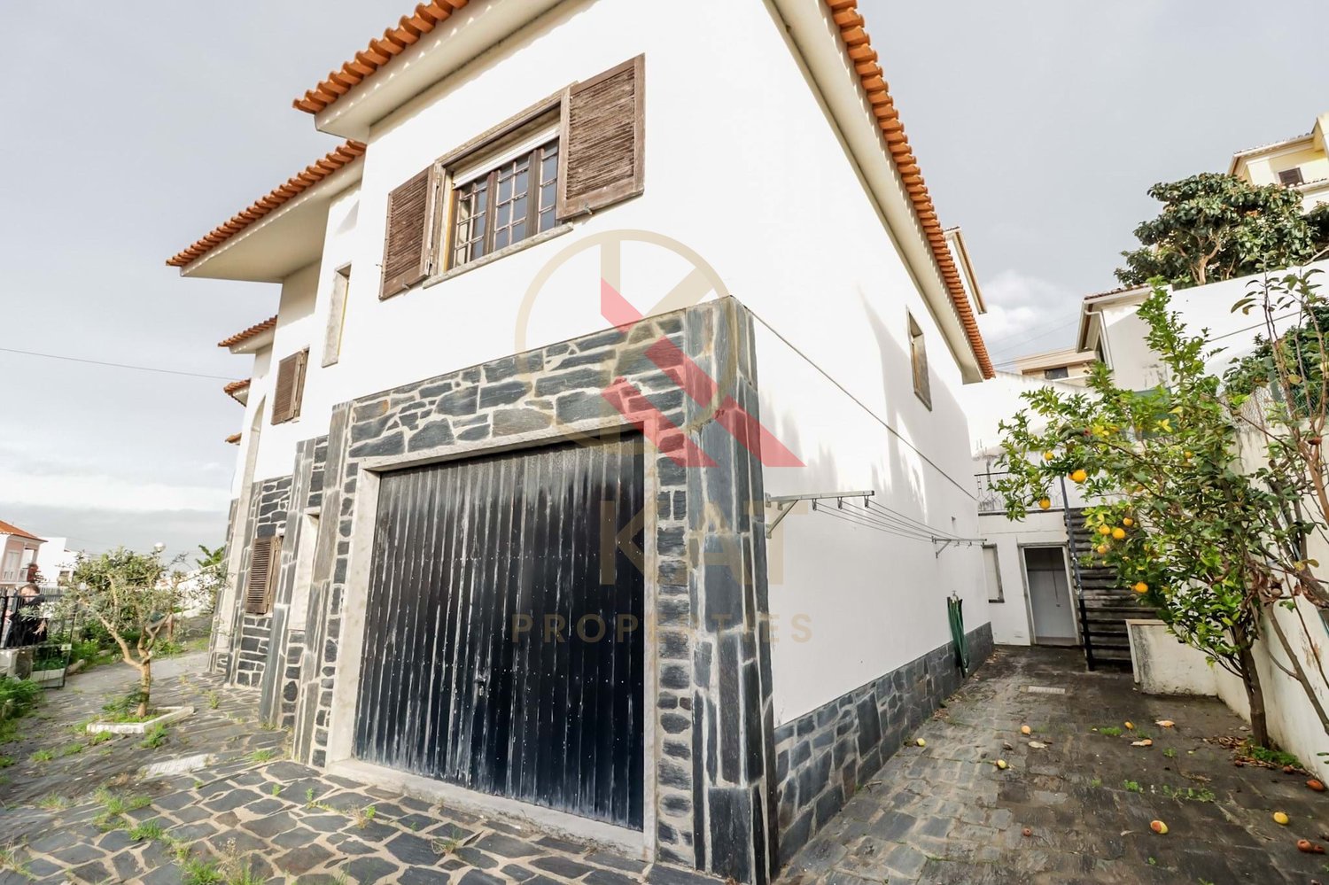 Oportunidade Imperdível! Moradia T6, Torres Vedras – Perfeita para investimento ou Moradia Bifamiliar