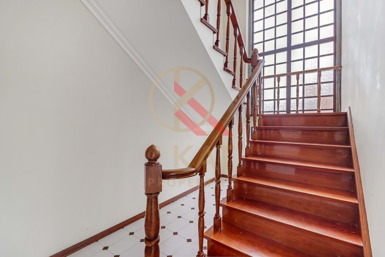 Oportunidade Imperdível! Moradia T6, Torres Vedras – Perfeita para investimento ou Moradia Bifamiliar