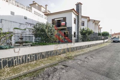 Oportunidade Imperdível! Moradia T6, Torres Vedras – Perfeita para investimento ou Moradia Bifamiliar