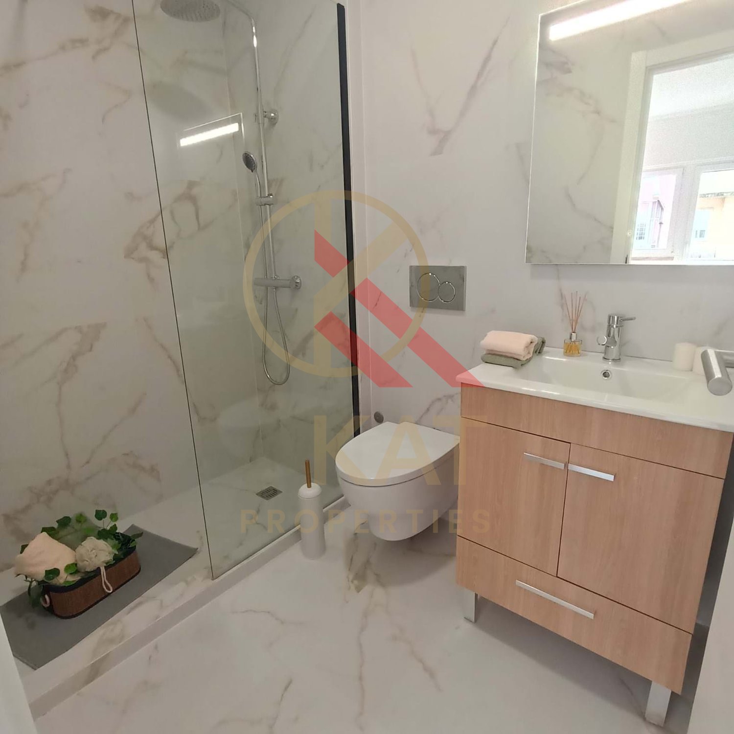 Apartamento T3, Espaçoso e com Vista Rio, em São Vicente