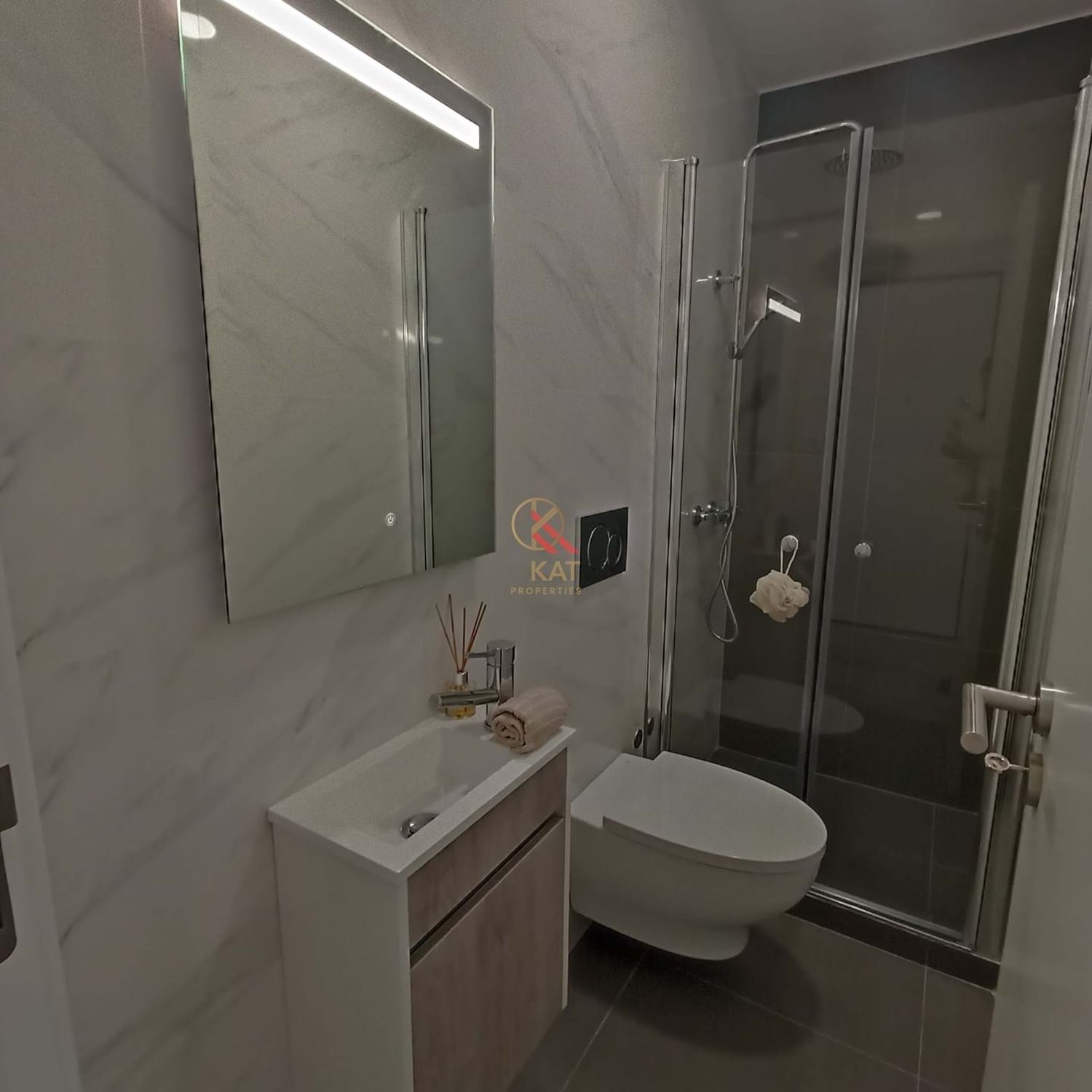 Apartamento T3, Espaçoso e com Vista Rio, em São Vicente
