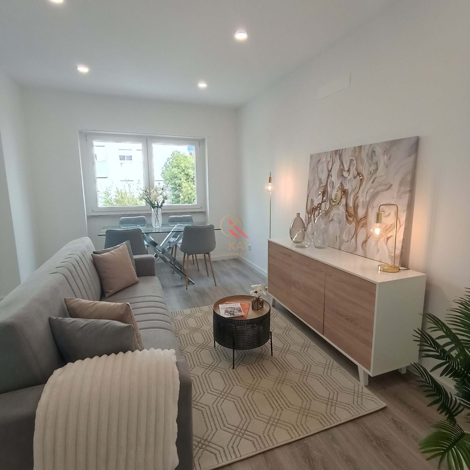 Apartamento T3, Espaçoso e com Vista Rio, em São Vicente