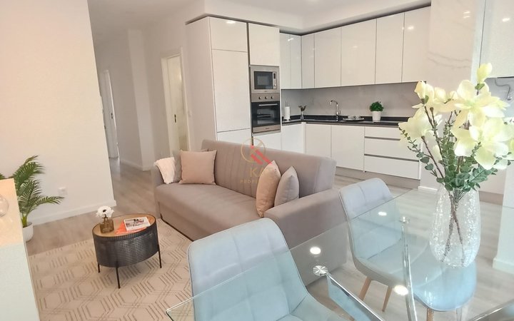 Apartamento T3, Espaçoso e com Vista Rio, em São Vicente