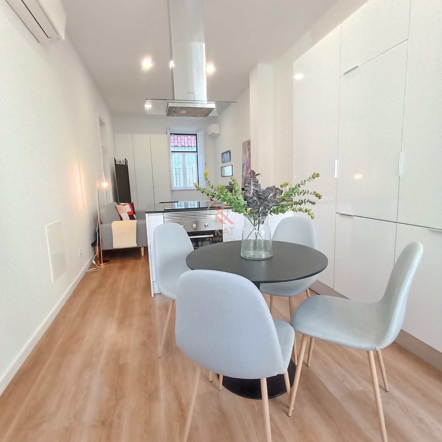 OPEN SPACE MODERNO E RENOVADO – 63M² + LOGRADOURO 