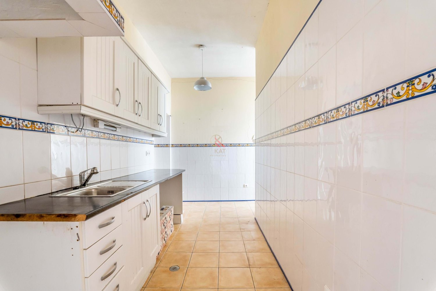 Casa antiga na Vila de Alcantarilha, próximo da praia dos Salgados e Armação de Pêra