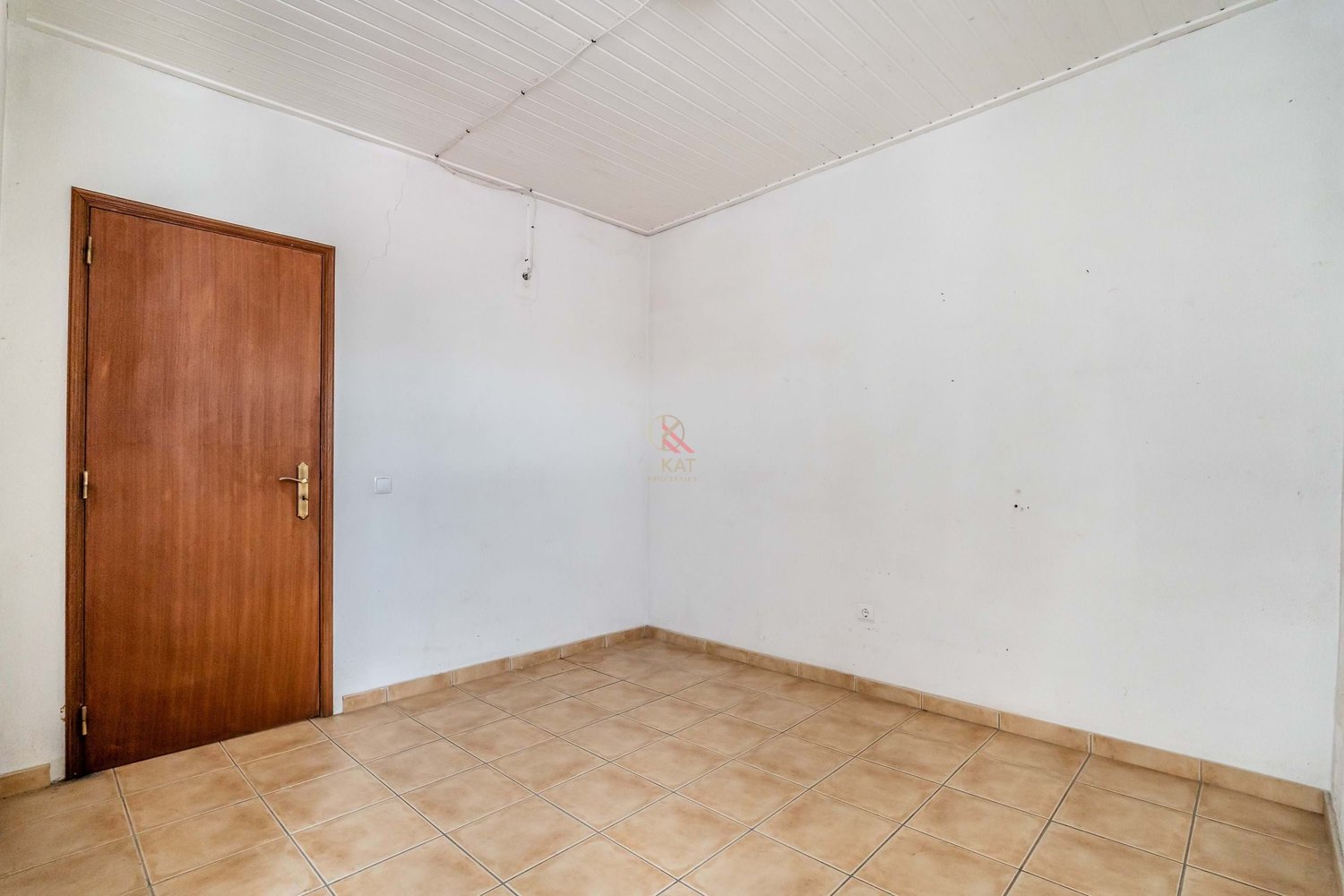Casa antiga na Vila de Alcantarilha, próximo da praia dos Salgados e Armação de Pêra