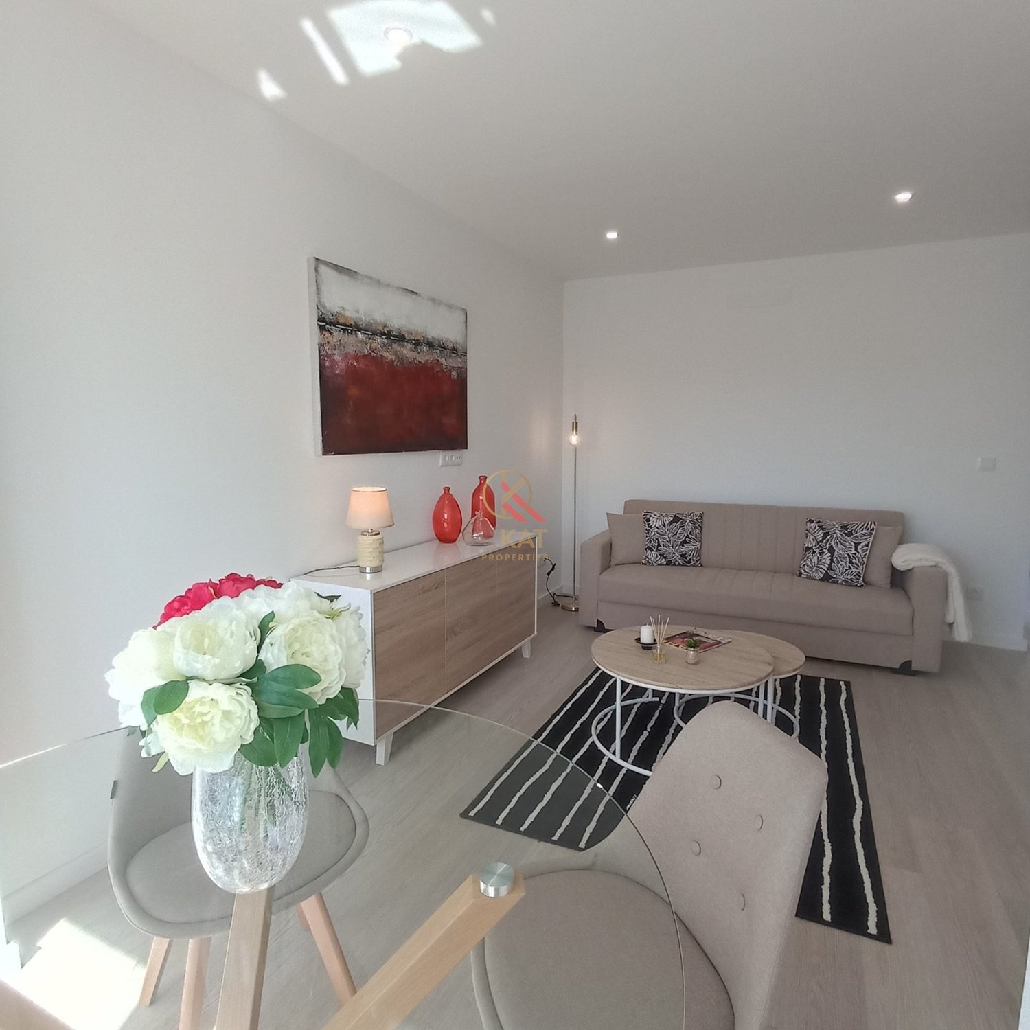 Apartamento T3, Remodelado com Varanda – Excelente Exposição Solar e Acabamentos Modernos, Benfica