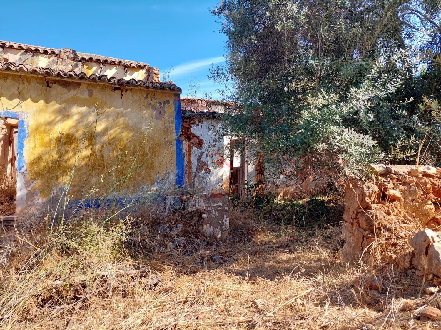 Terreno com Ruínas - Oportunidade em Silves perto da barragem do Arade