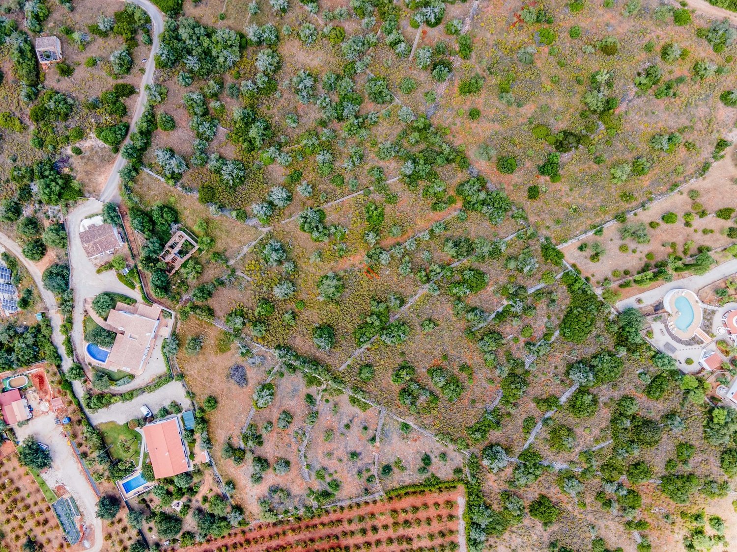 Terreno com Ruínas - Oportunidade em Silves perto da barragem do Arade