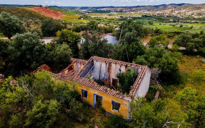 Terreno com Ruínas - Oportunidade em Silves perto da barragem do Arade