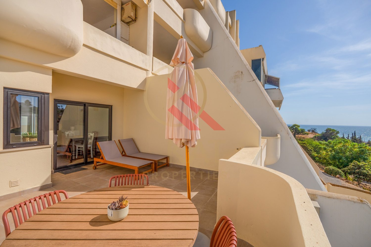 Apartamento T1 no Condomínio Magnólia Mar com Vista Mar em Lagos