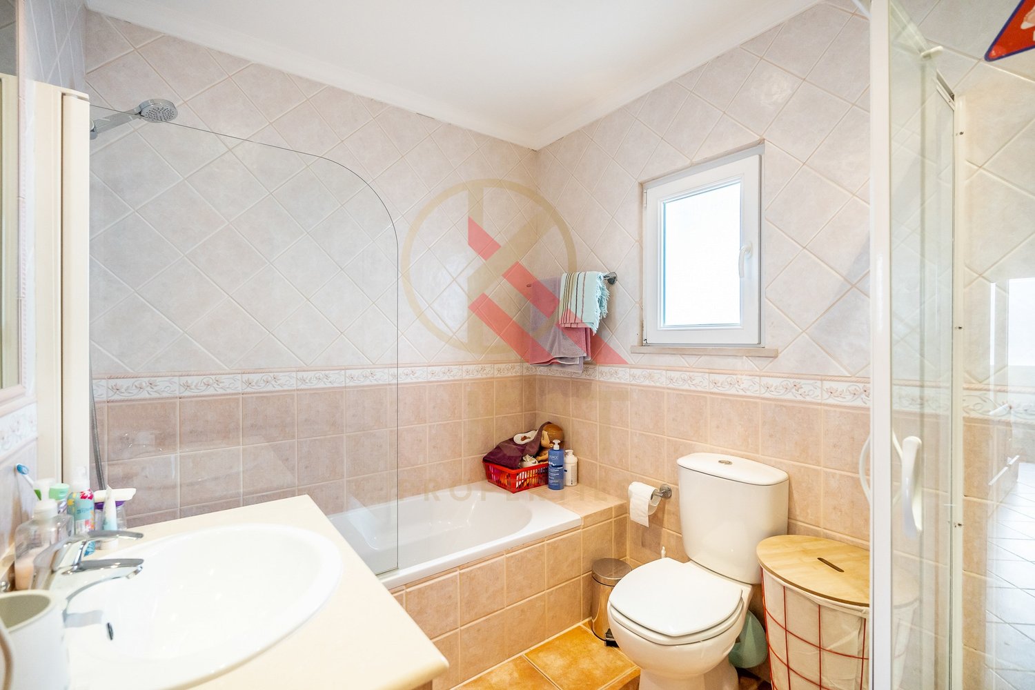 Moradia T3 em Condomínio Privado – Espiche, Lagos  para Arrendamento Anual