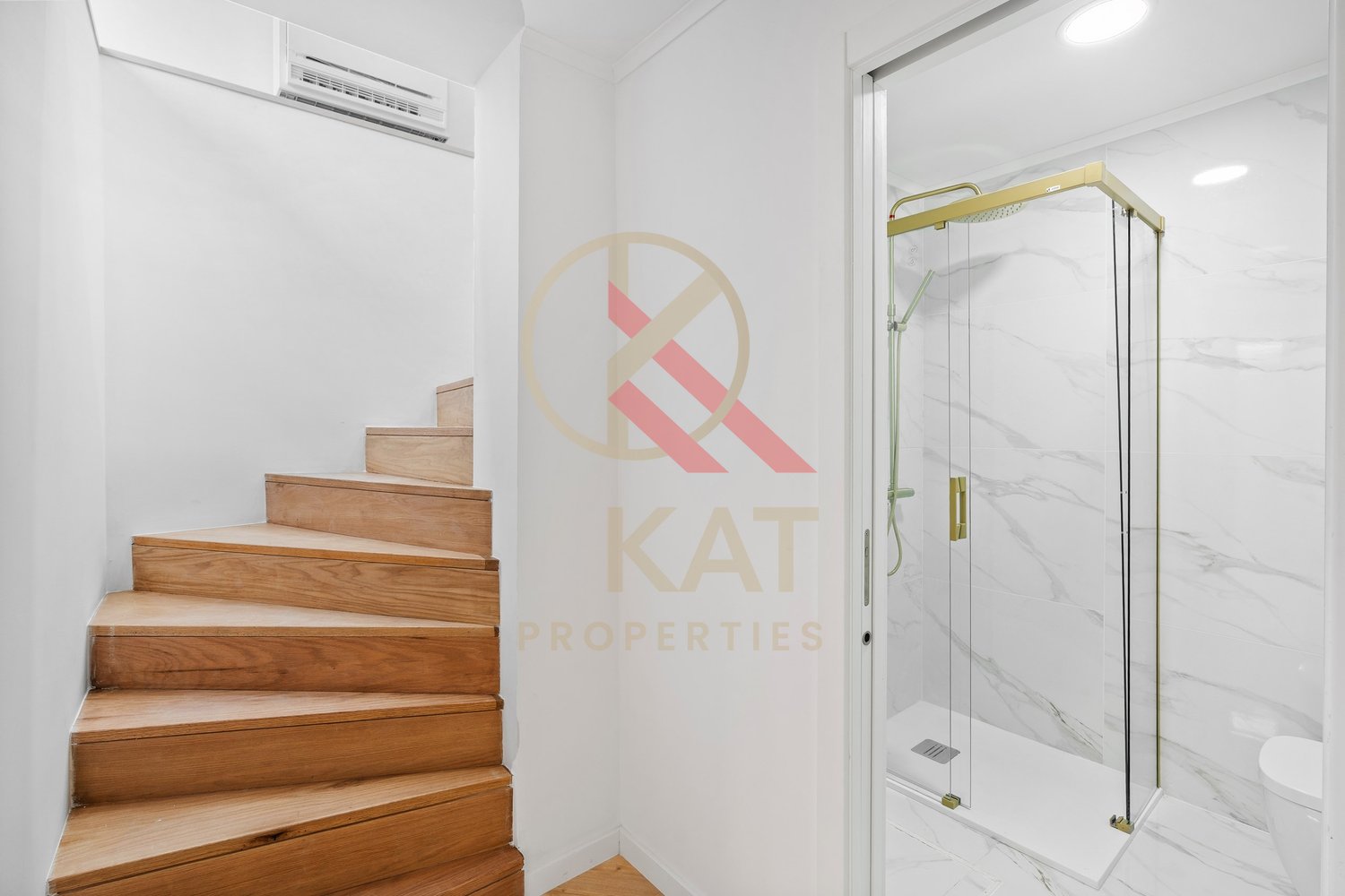 T2 de Sonho em Caxias, Oeiras – Vista Mar, Terraço Privativo com Jacuzzi e a 30 metros da Praia