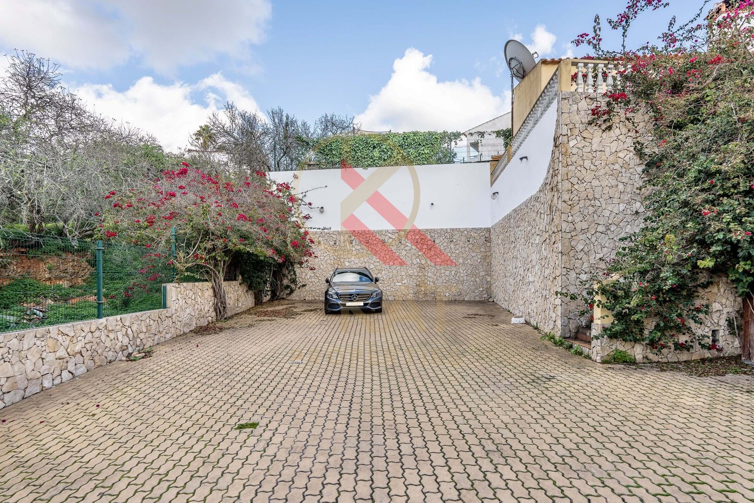 Moradia Geminada T3 em Condomínio Privado – Espiche, Lagos