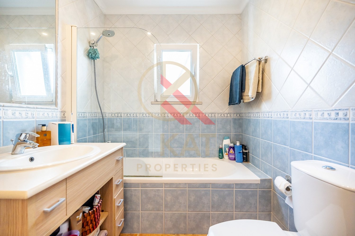 Moradia Geminada T3 em Condomínio Privado – Espiche, Lagos