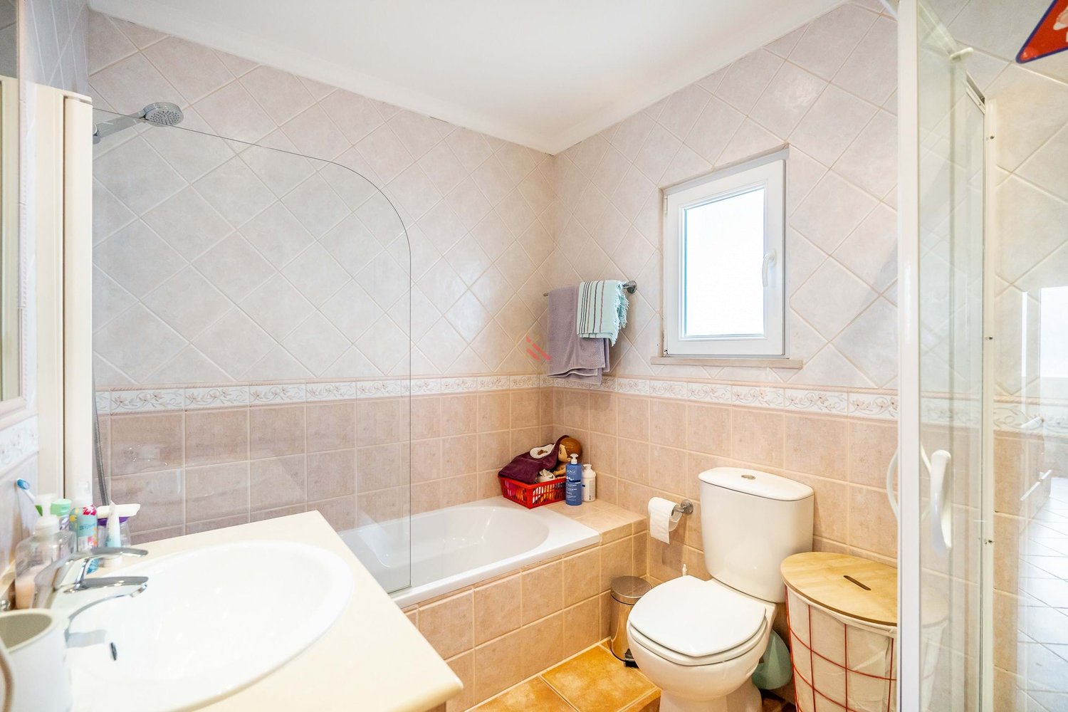 Moradia Geminada T3 em Condomínio Privado – Espiche, Lagos