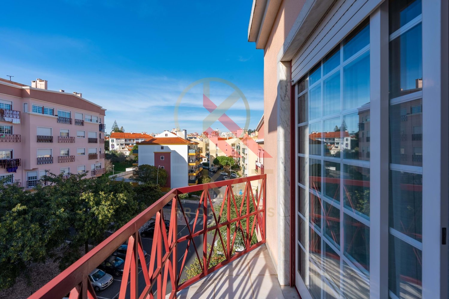 Oportunidade em Rio de Mouro — T3 Luminoso com bons acabamentos