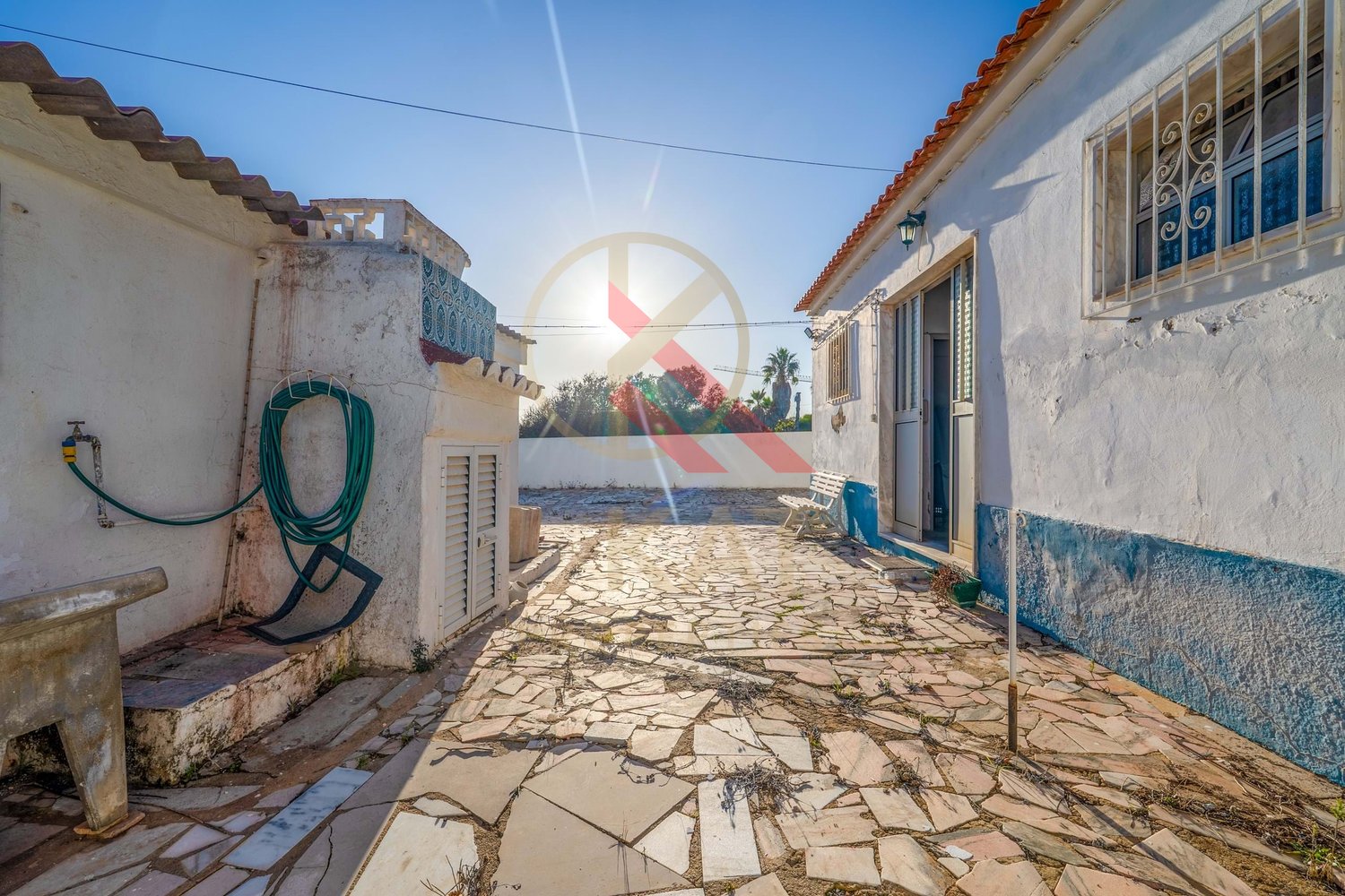 Propriedade com Localização Premium a 200m da Meia Praia – Lagos