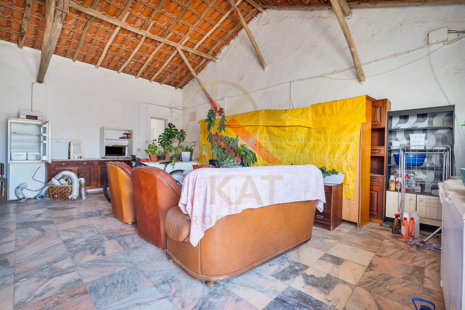 Propriedade com Localização Premium a 200m da Meia Praia – Lagos