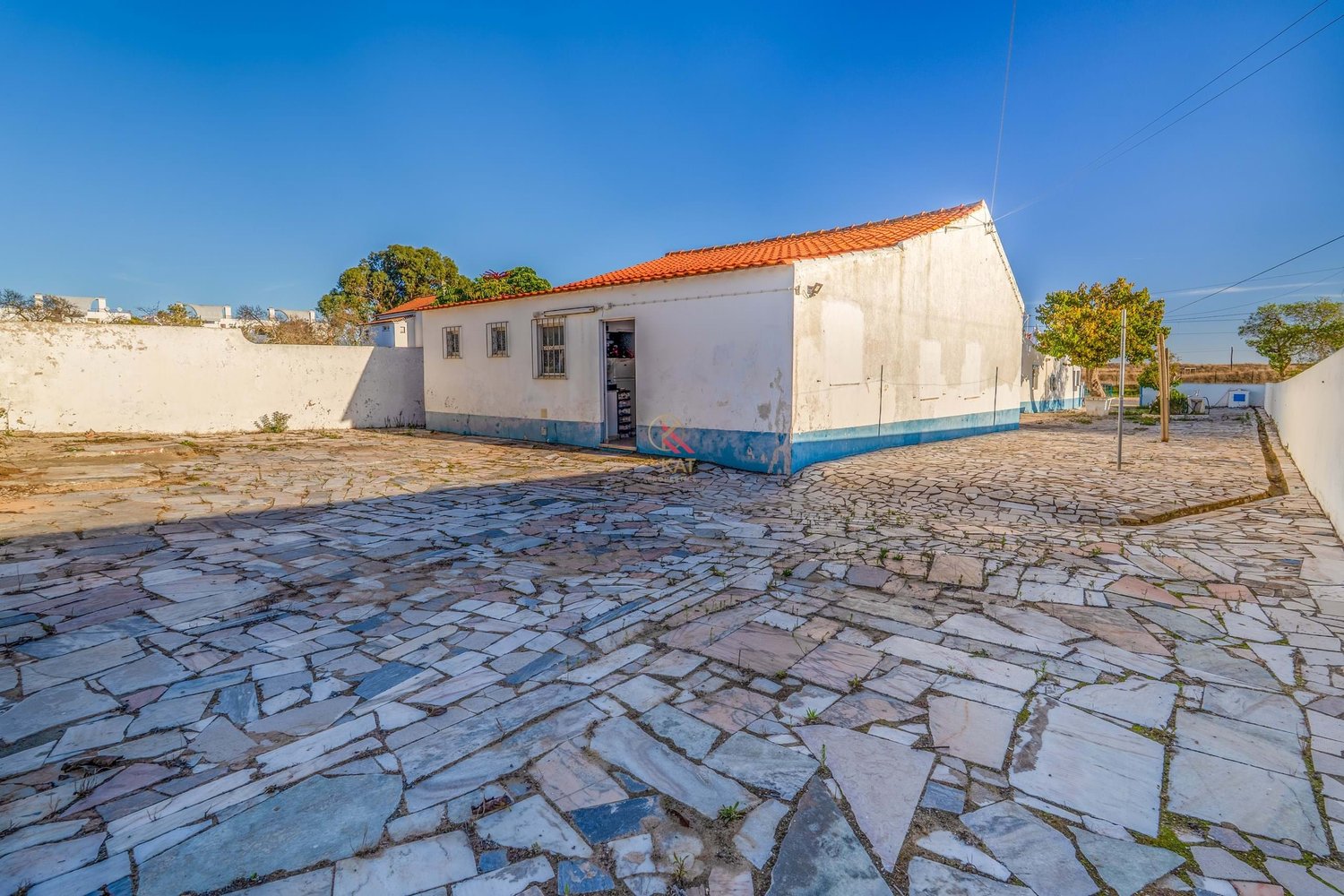 Propriedade com Localização Premium a 200m da Meia Praia – Lagos