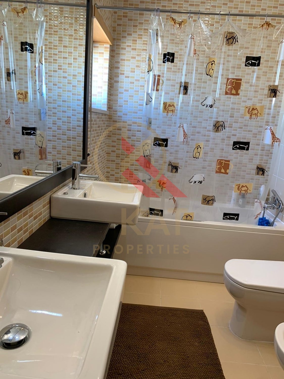 Aluga-se ao ano apartamento T2 duplex no Vale França, em Portimão