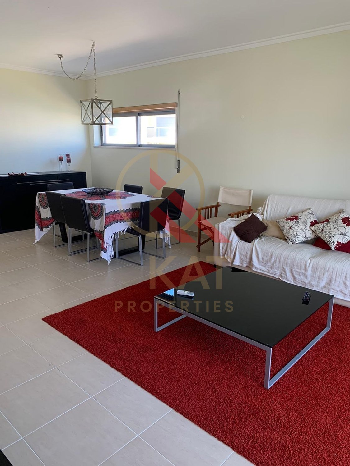 Aluga-se ao ano apartamento T2 duplex no Vale França, em Portimão