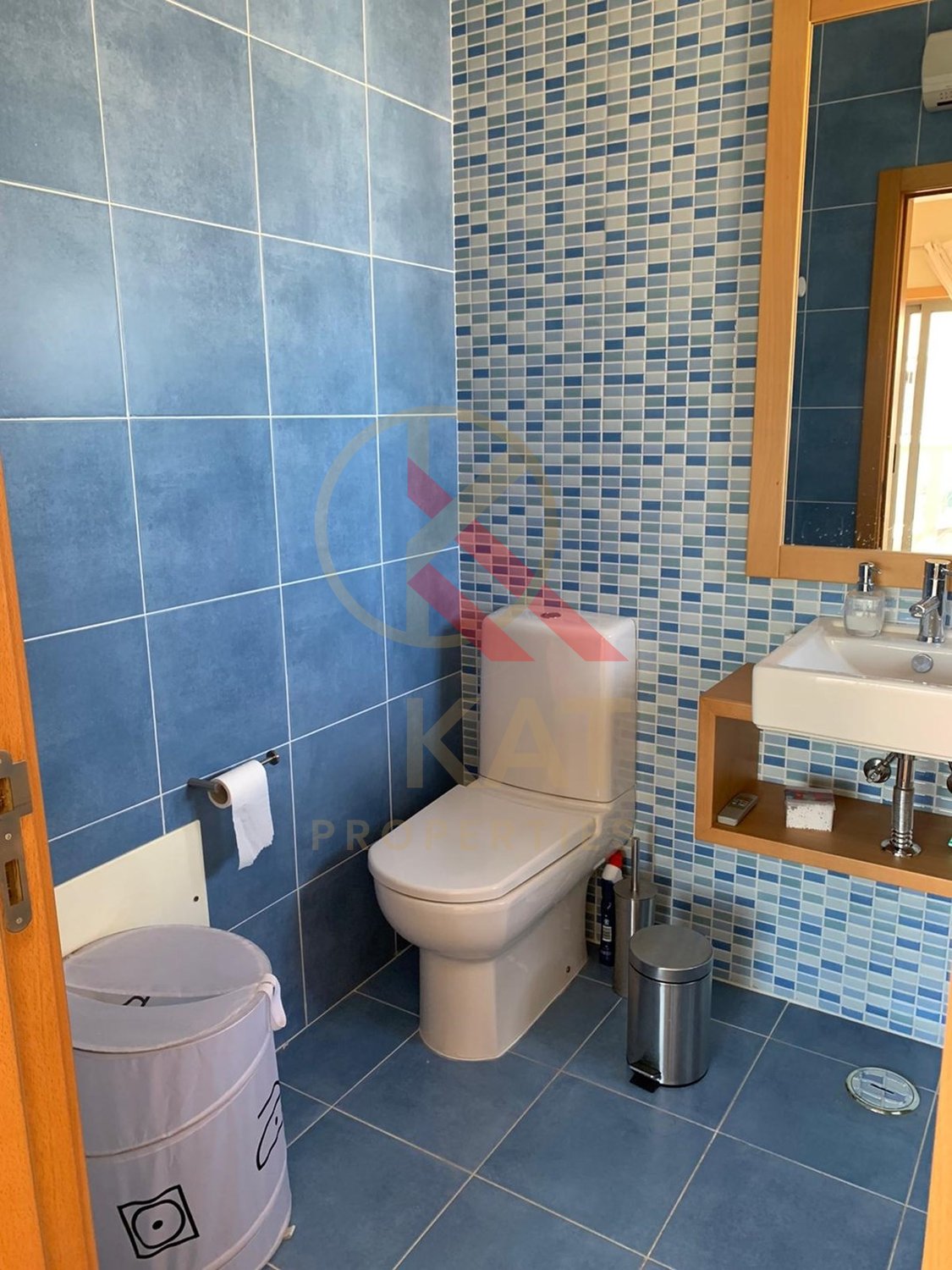 Aluga-se ao ano apartamento T2 duplex no Vale França, em Portimão