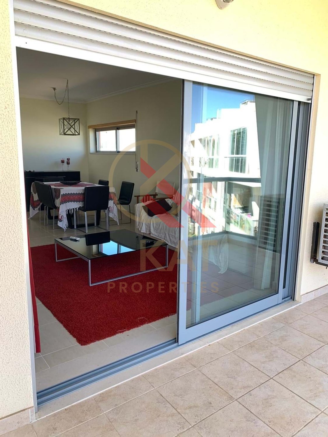 Aluga-se ao ano apartamento T2 duplex no Vale França, em Portimão