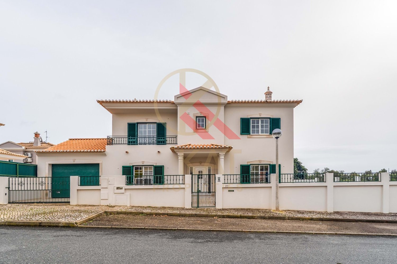 Excelente Moradia T3 com Piscina e Espaço Exterior Privativo