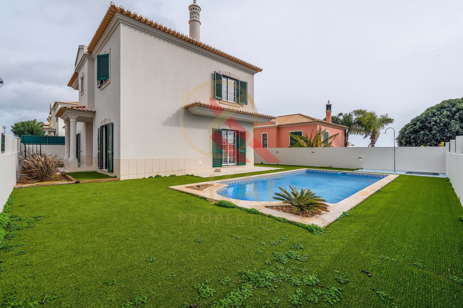 Excelente Moradia T3 com Piscina e Espaço Exterior Privativo