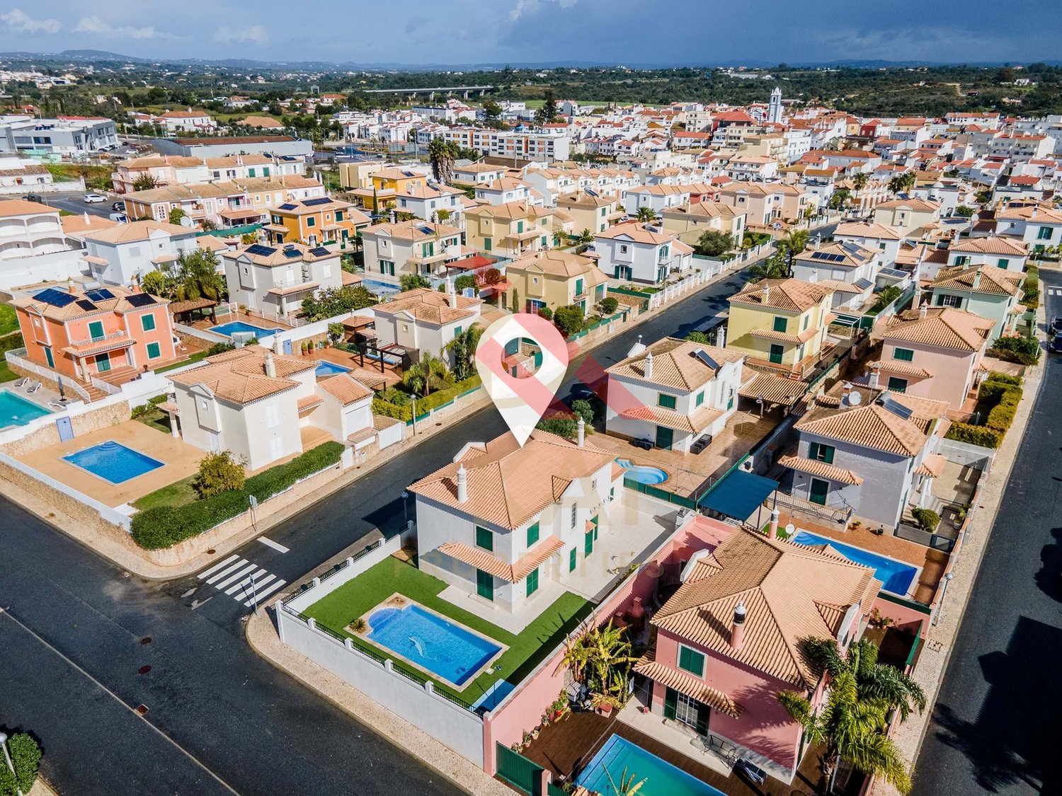 Excelente Moradia T3 com Piscina e Espaço Exterior Privativo