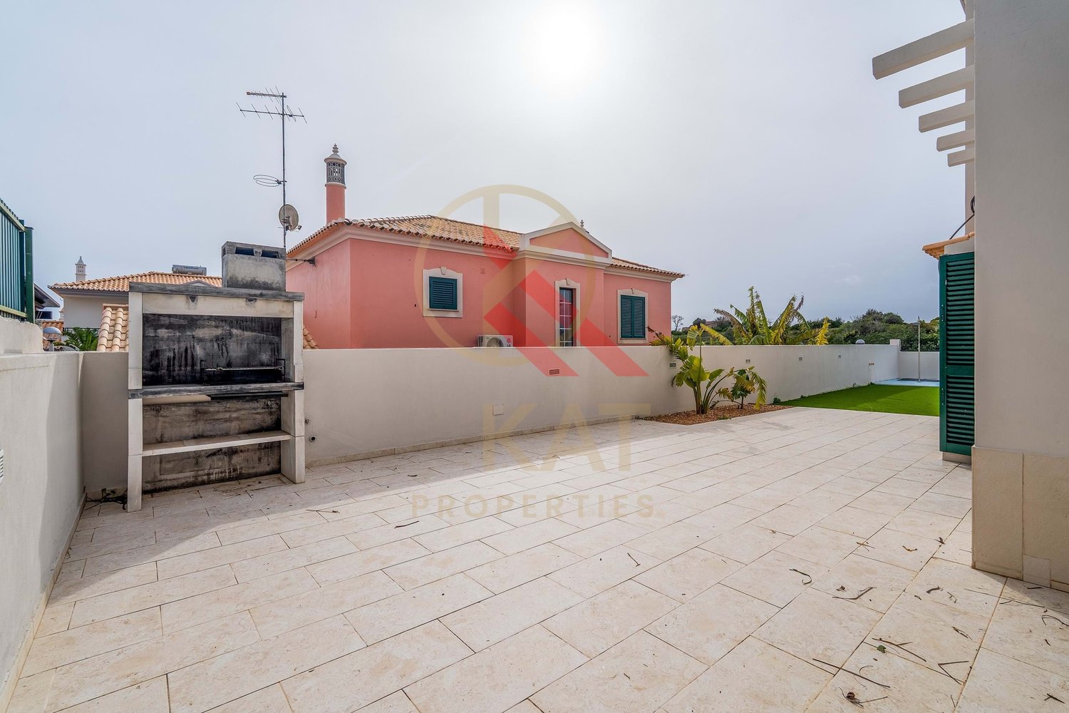 Excelente Moradia T3 com Piscina e Espaço Exterior Privativo